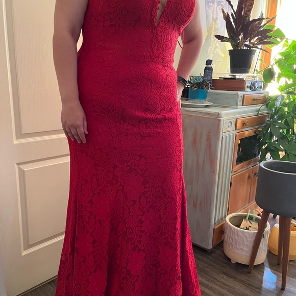 Plus size 20 - Evening gown / prom dress - Picture 3 of 9
